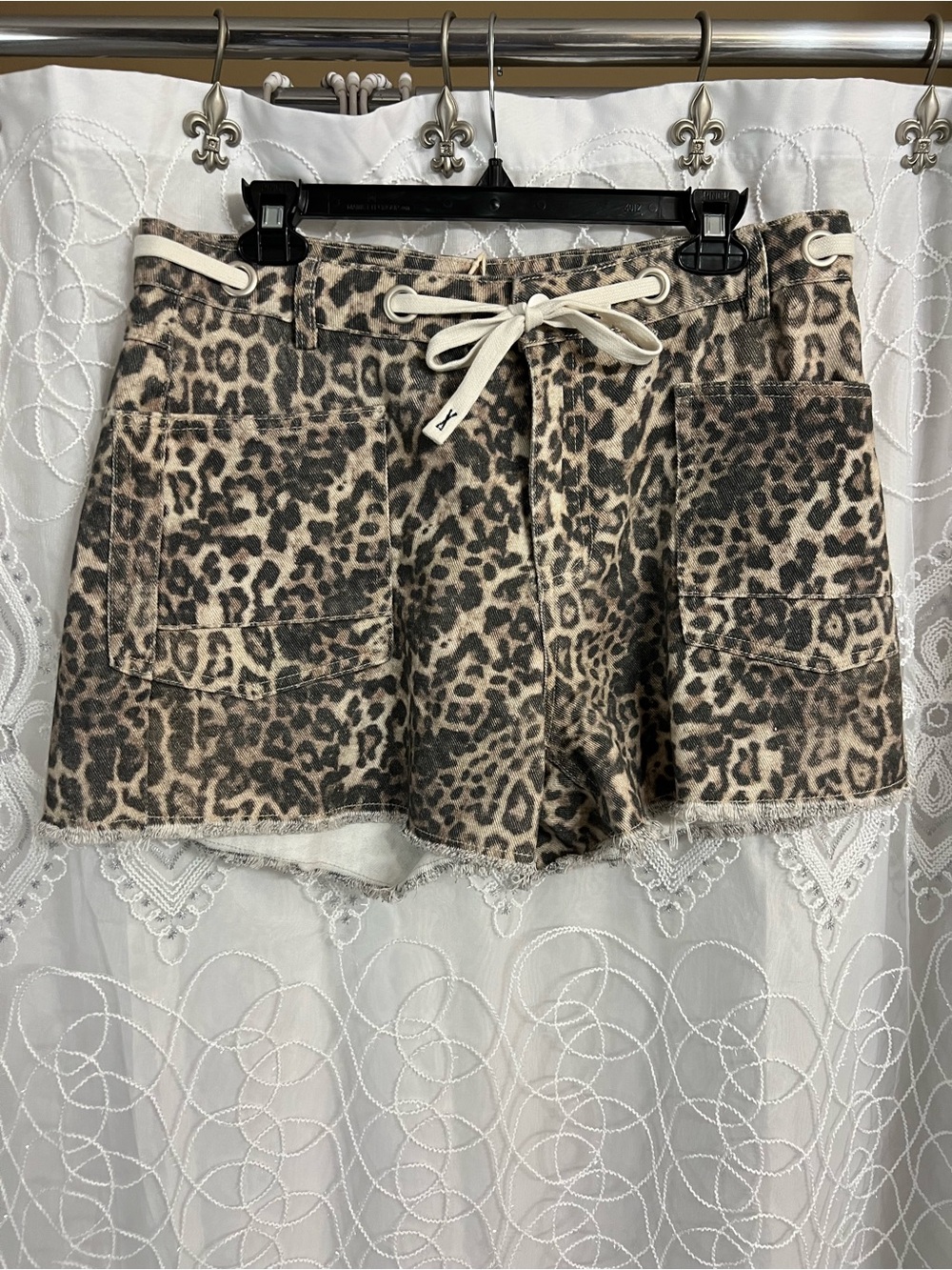 Leopard Print Drawstring Cargo Shorts - Taupe/Black